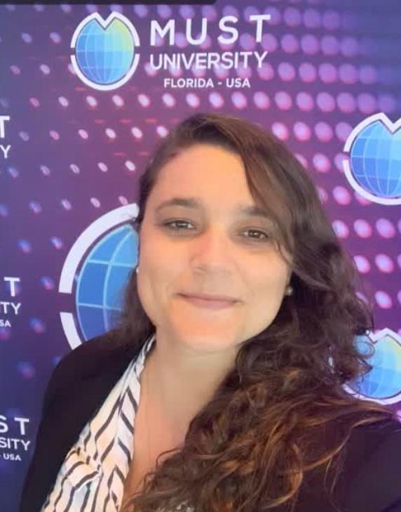 Coordenadora do UniFACTHUS conclui mestrado na Must University